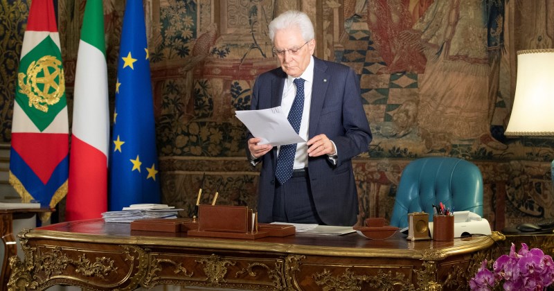 Il Presidente della Repubblica Sergio Mattarella firma con rilievi la legge di conversione del “dl semplificazioni”