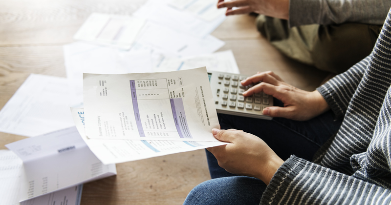 Detrazioni fiscali e credito d'imposta: cosa accade se la fattura non riporta il riferimento normativo?