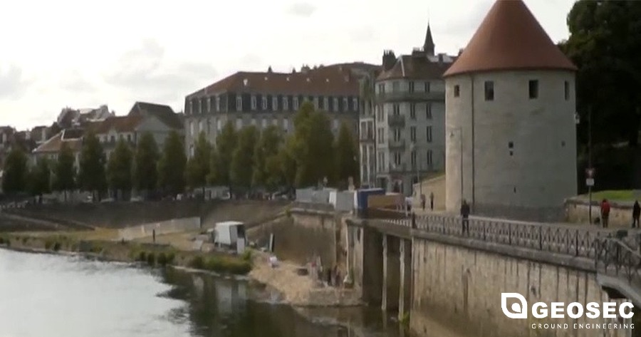 Intervento di consolidamento del terreno di fondazione dell’argine del fiume Doubs - Francia