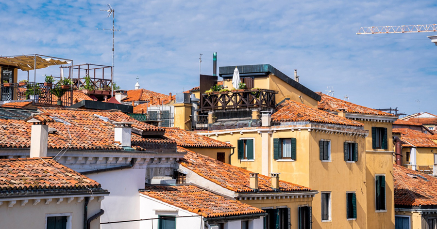 Terrazzo su tetto condominiale: si può realizzare oppure no?